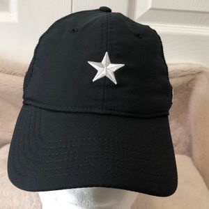 Under Armour Men’s Hat, Small/Medium, Black with white embroidery; great fit